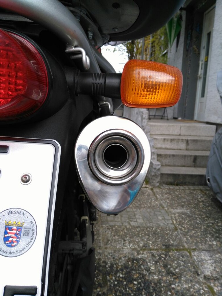 WhatsApp Image 2017-04-11 at 09.58.55.jpeg (116.53 KiB) 5281 mal betrachtet Zwichen Schutzblech und ESD ist nur eine Kleine lücke